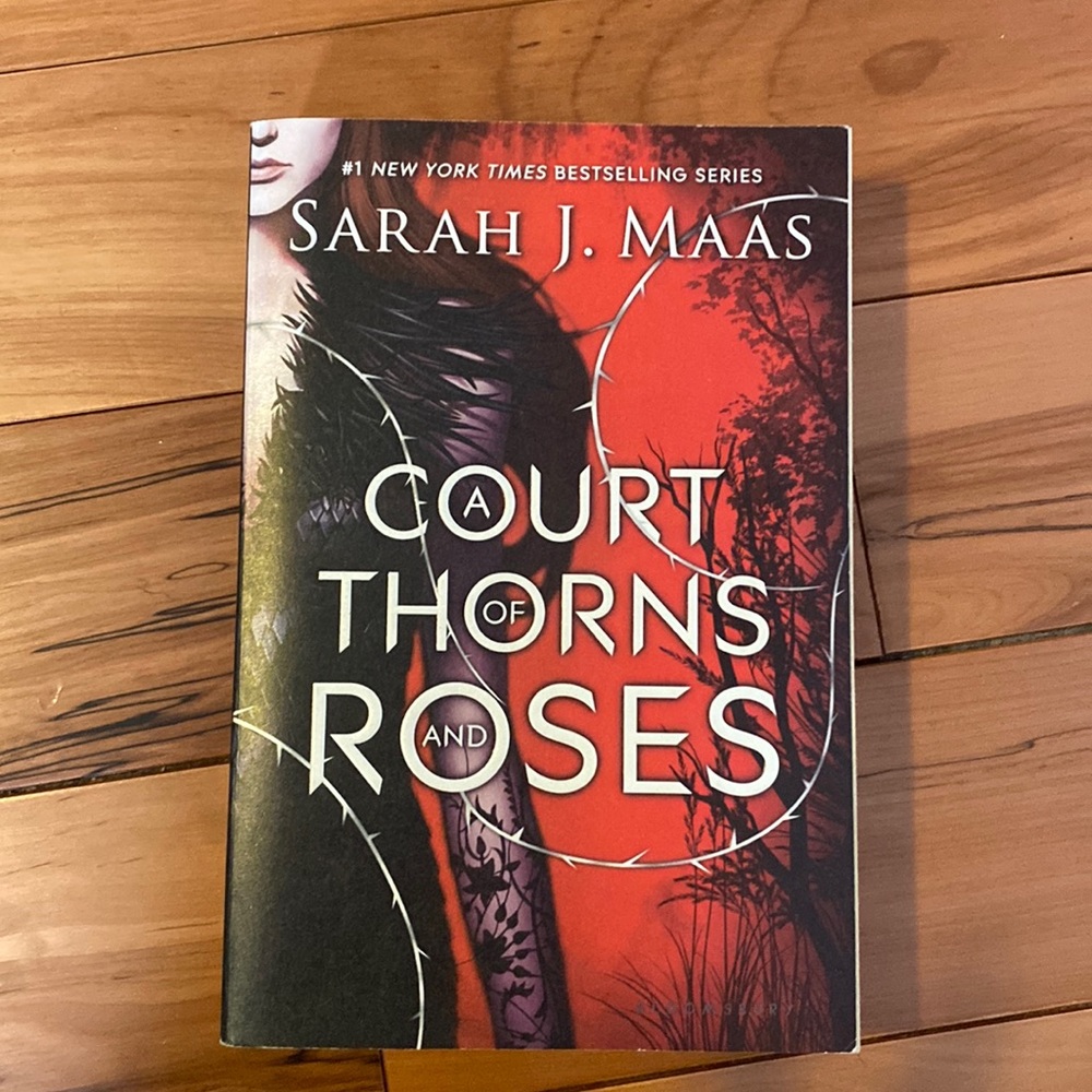 a court of thorns and roses paperback